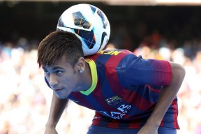 世界杯-王者归来！Scout首秀惊艳全场，法国观众沸腾欢呼